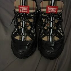 Size 11 Burberry Shoes 