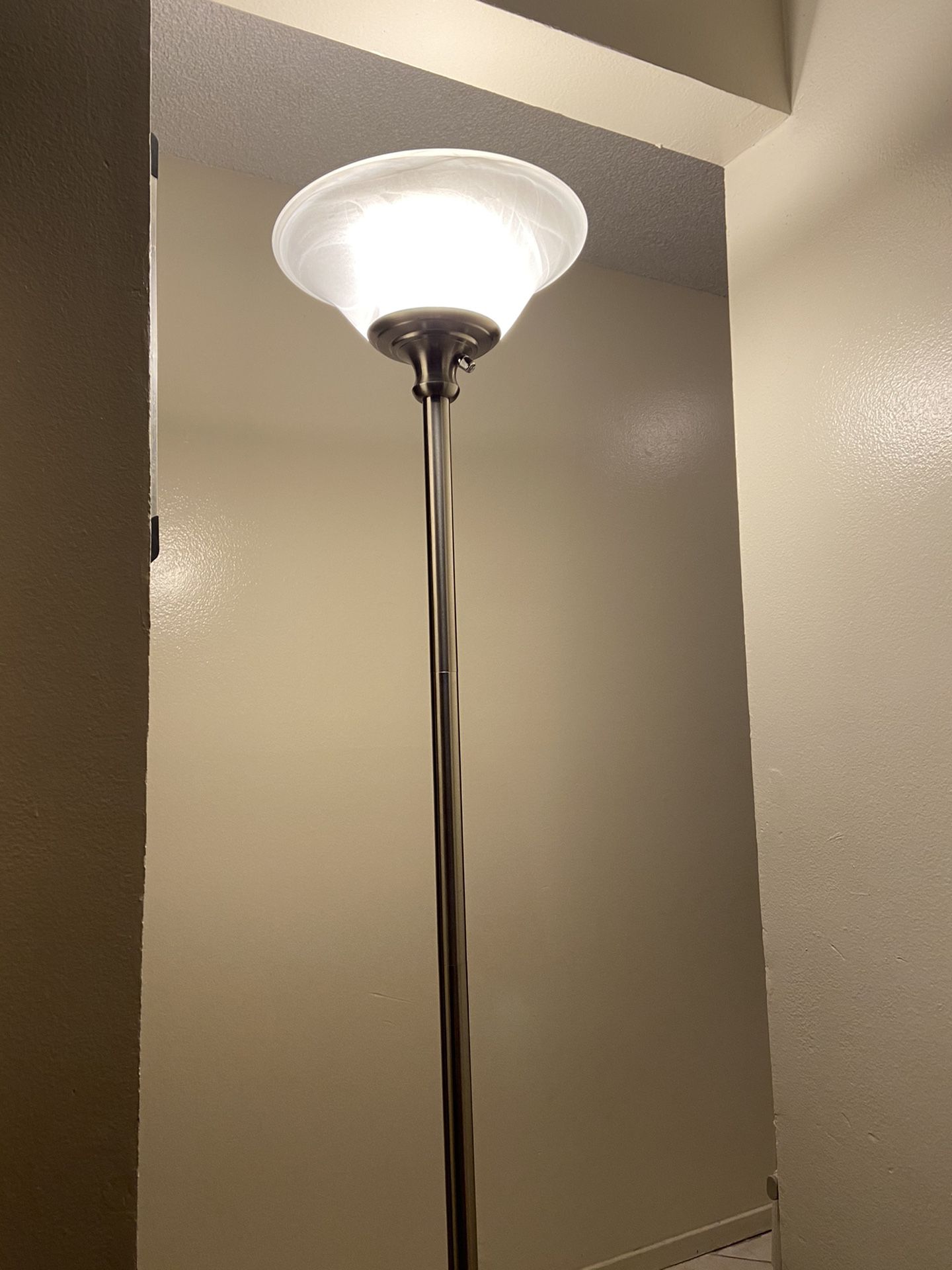 Floor lamp
