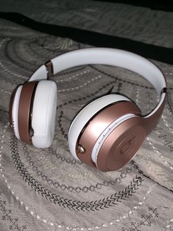 Rose gold beats solo 3