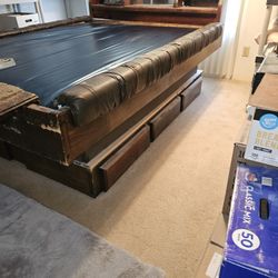Watered Queen Size With Drawer Pedalstool 