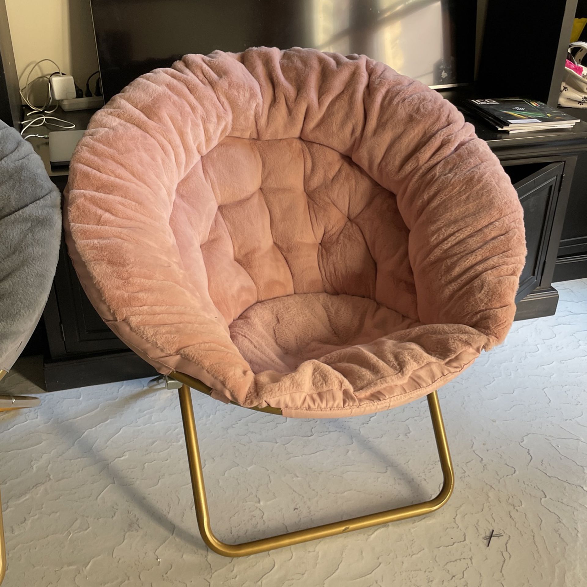 Milliard Cozy Chair/Faux Fur Saucer Chair for Bedroom