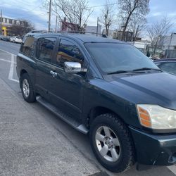 2004 Nissan Armada SE