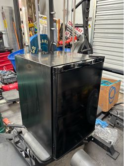 Mini fridge