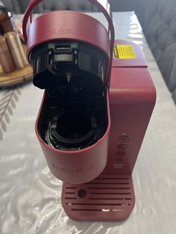 Keurig K Express Single Serve K-Cup Pod Coffee Maker, Red