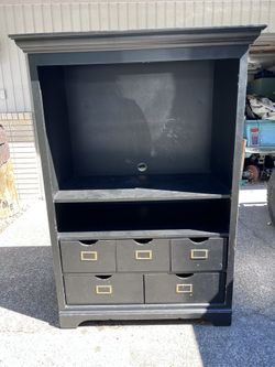 Armoire/Entertainment Center