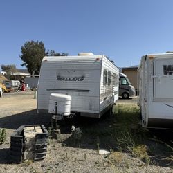 2005 Mallard Travel Trailer