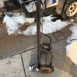 Milwaukee Handtruck Rated For 1000 Pounds