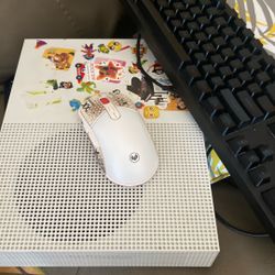 Xbox One And A Keyboard And Mouse