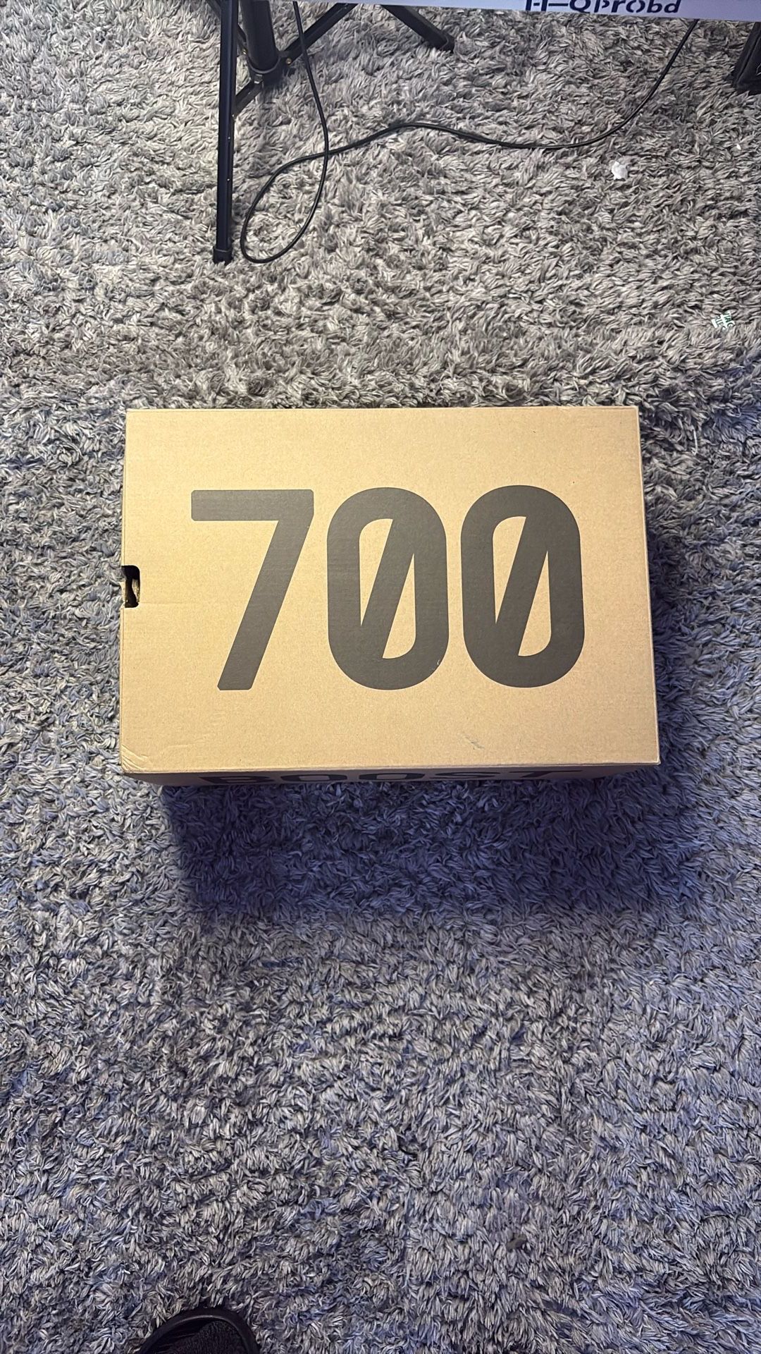 Yeezy 700 MNVN