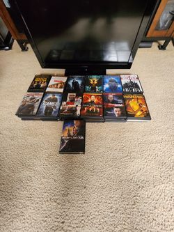 32-in TV With Built In Blu-ray / DVD Player