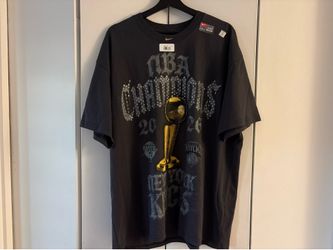 New York Knicks Championship Limited Edition Shirt Size XL with Receipt
