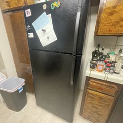 Medium size fridge for sale new arrivals