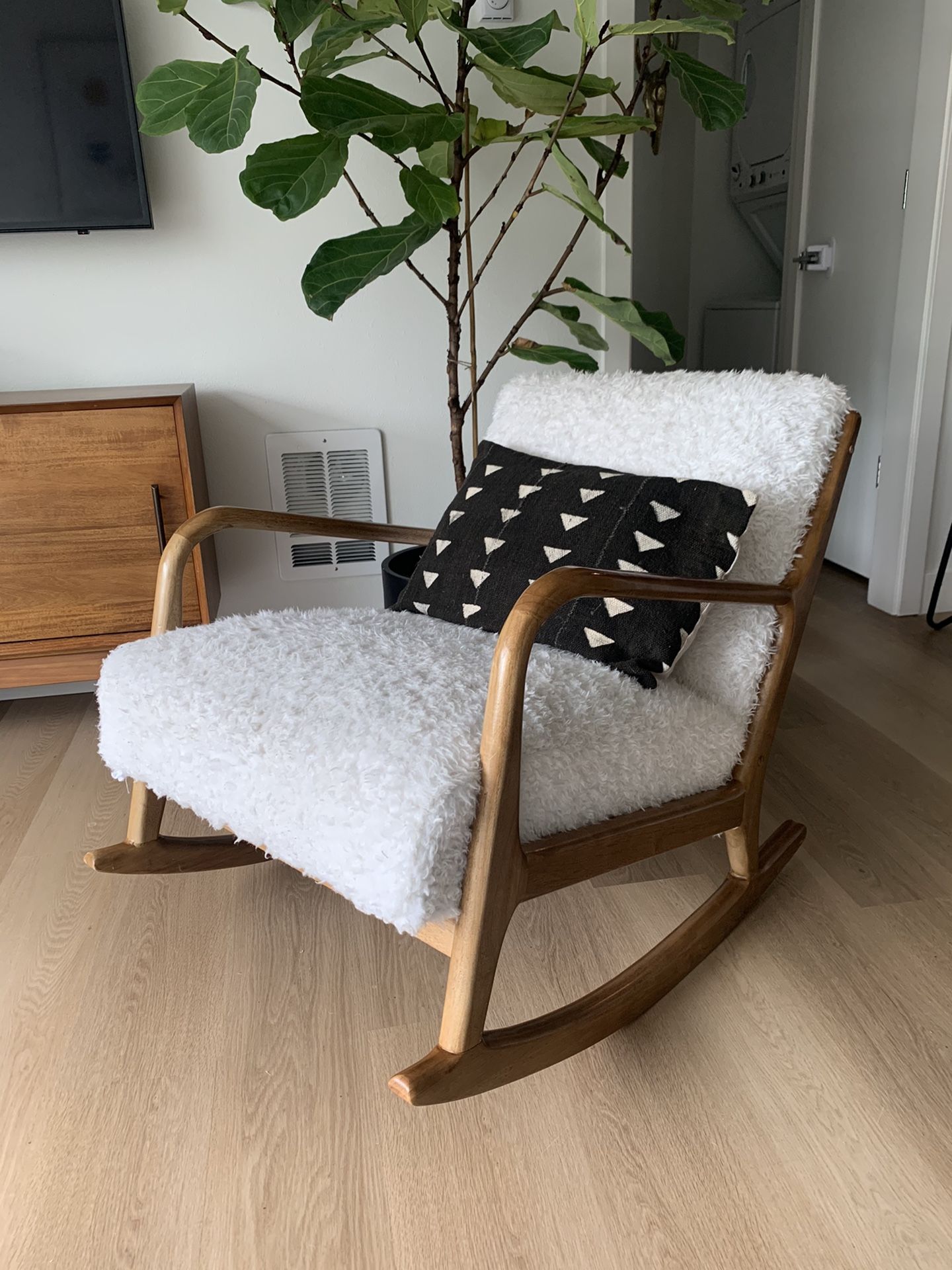 Target rocking hotsell chair sherpa