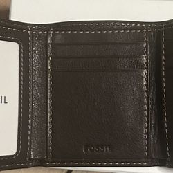 Fossil Genuine Leather Wallet/Card Holder – Brand New in Box