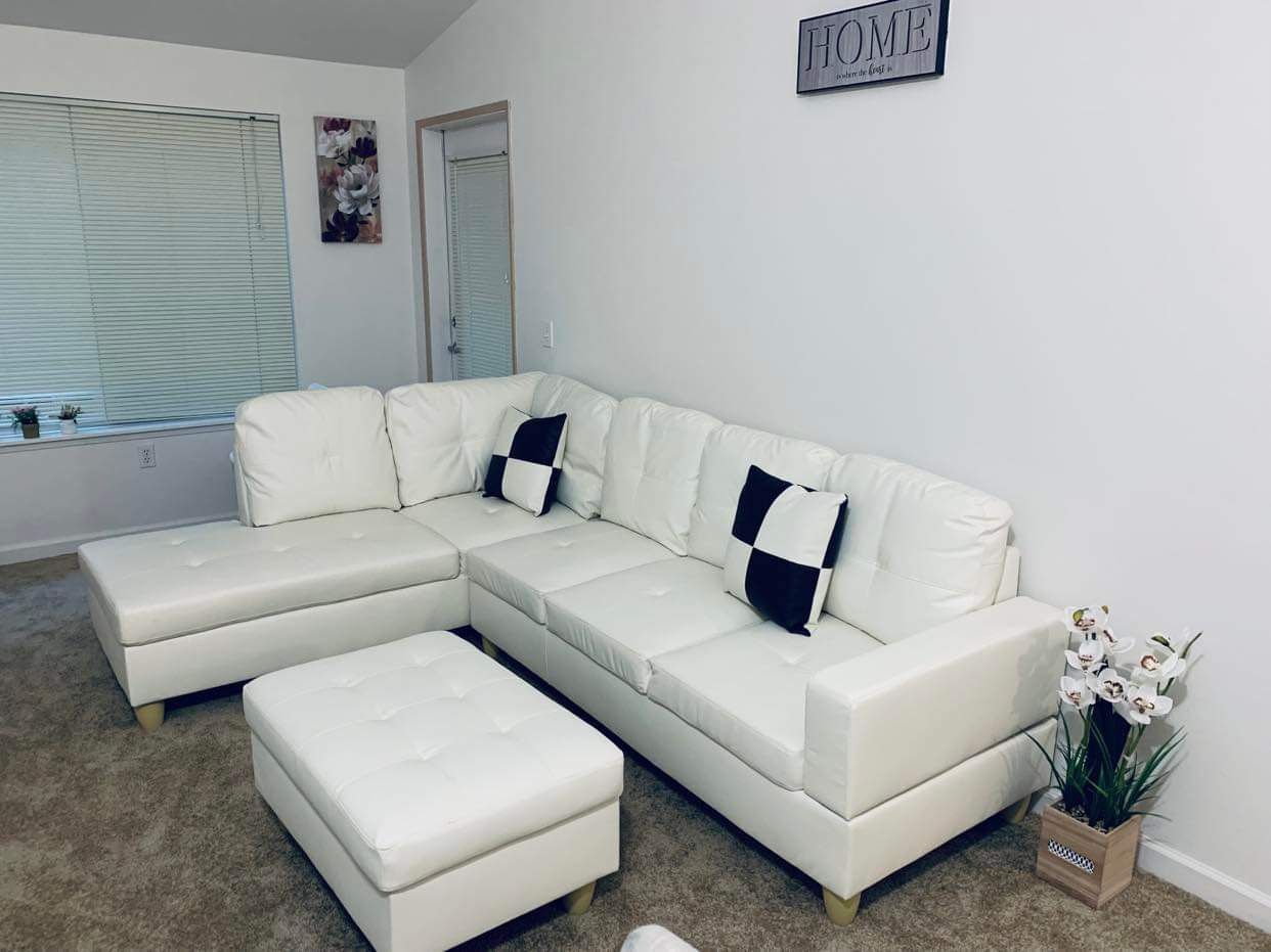 Wayfair sofa In Pristine/Mint Condition