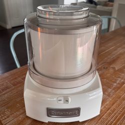 Cuisinart Ice Cream Maker, White with Stainless Steel accent, Very clean