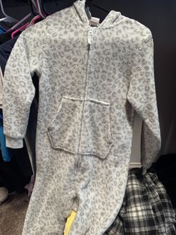 2 Pairs Of Girls Pajamas Size 14