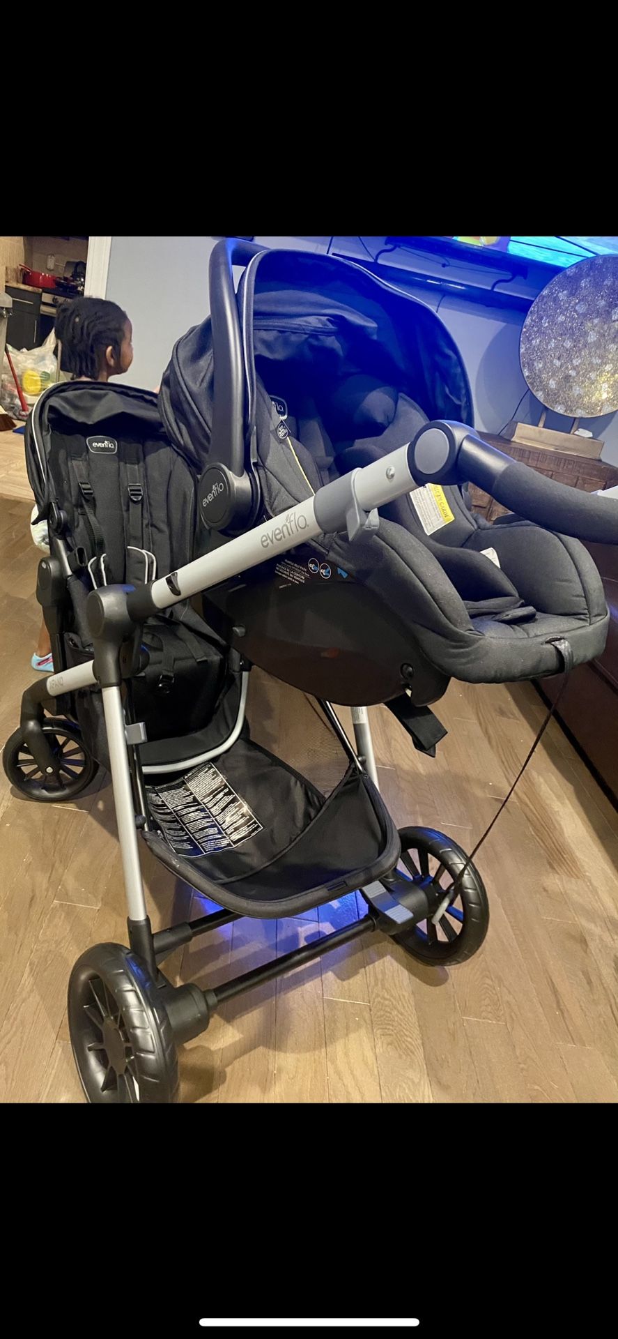 EVENFLO (DOUBLE STROLLER ) for newborn & toddler for Sale in Queens, NY