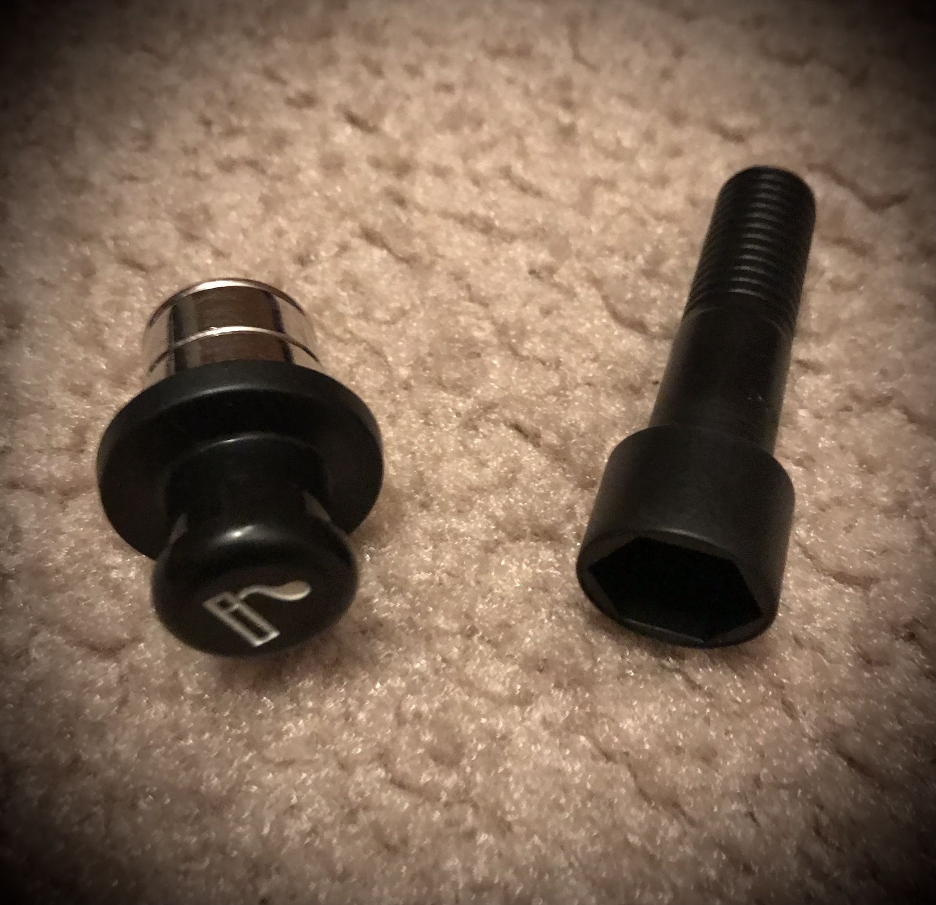 Diversion Safes *Cigarette Lighter/Bolt*