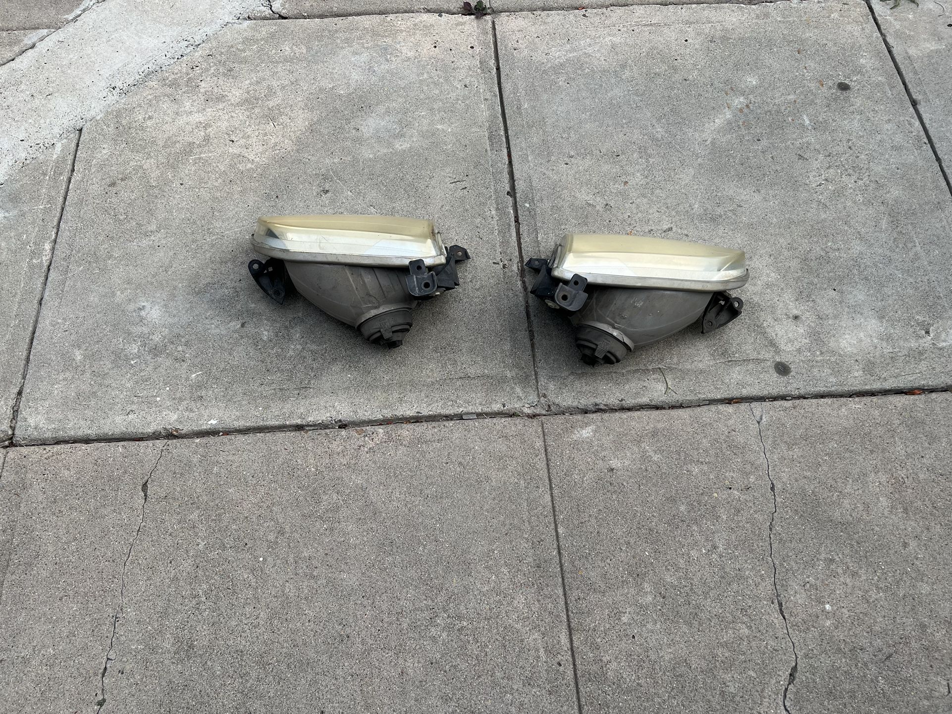 Toyota Sequoia Headlights