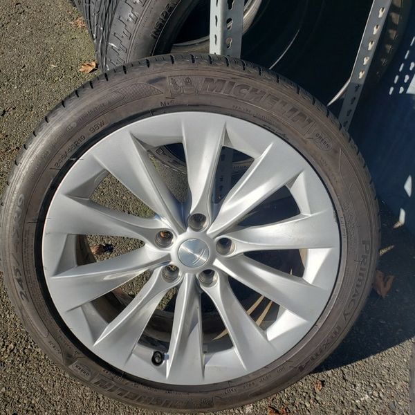 2018 Tesla Model S Wheels Tires And Tpms Sensors 245/45/19 for Sale in