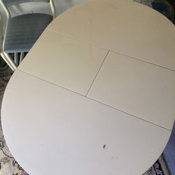 Round Table / Oval Table, 4 Chairs 