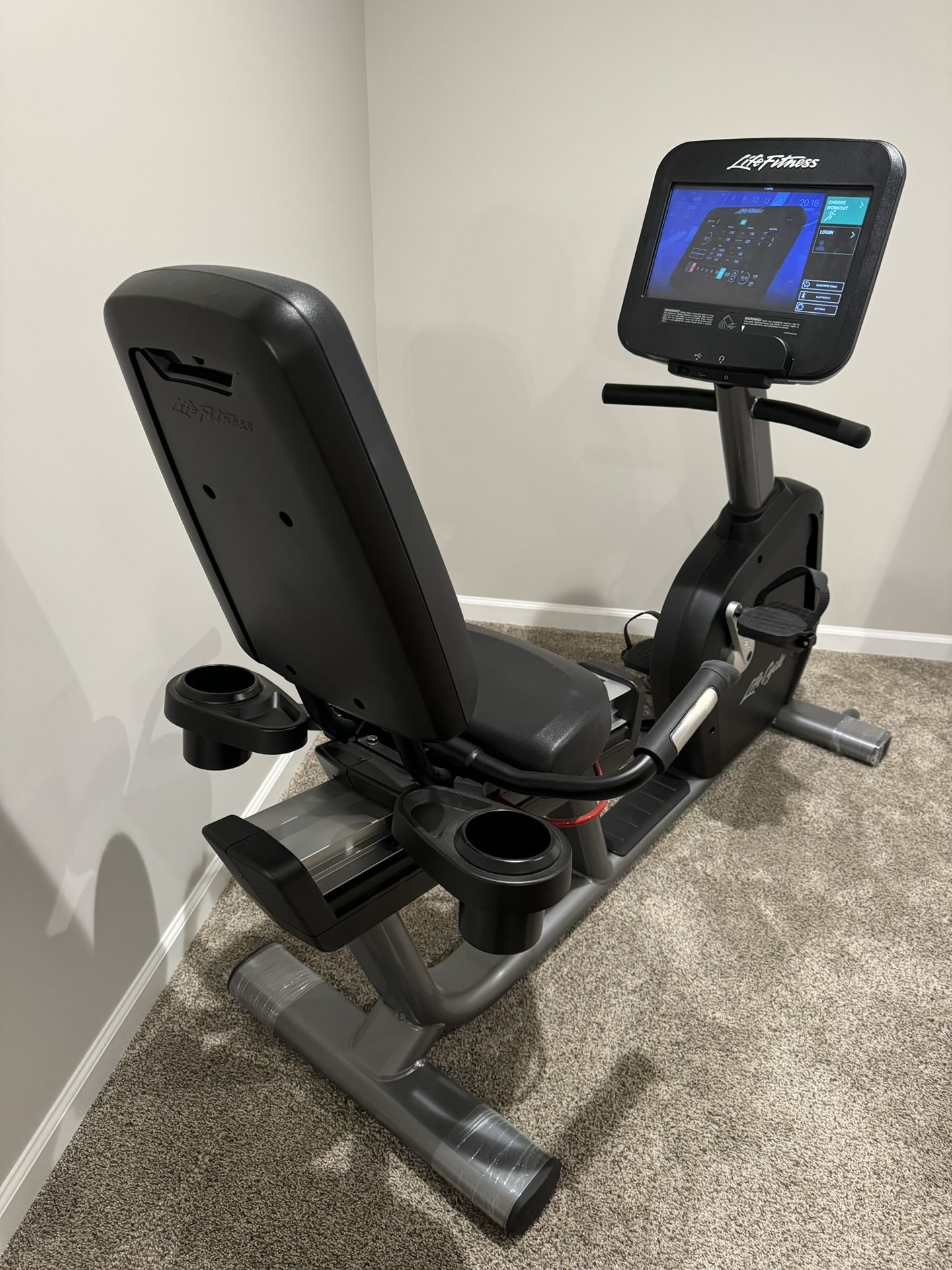 Life Fitness Cycle Club Series + Recumbent Bike