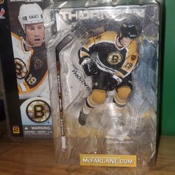 McFarlane Boston Bruins Joe Thornton Series 2 Action Statue! Never Removed From Box! 2001