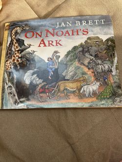 Book: On Noah’s Ark By Jan Brett