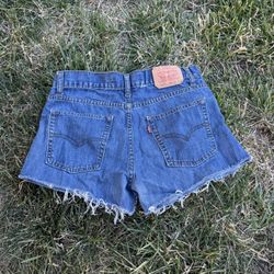 Vintage Levi’s Women’s Jean Cut Off Booty Shorts 