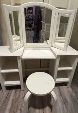 Pottery Barn kids Vanity