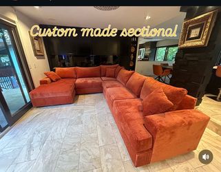(CUSTOMIZABLE) Brand New Plush Sectional Sectional