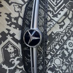 Grille - Mercedes-Benz (205-888-19-00)