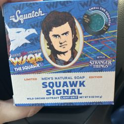 STRANGER THINGS Dr. Squatch Limited Edition Stranger Things "Squawk Signal" Steve Harrington soap bar
