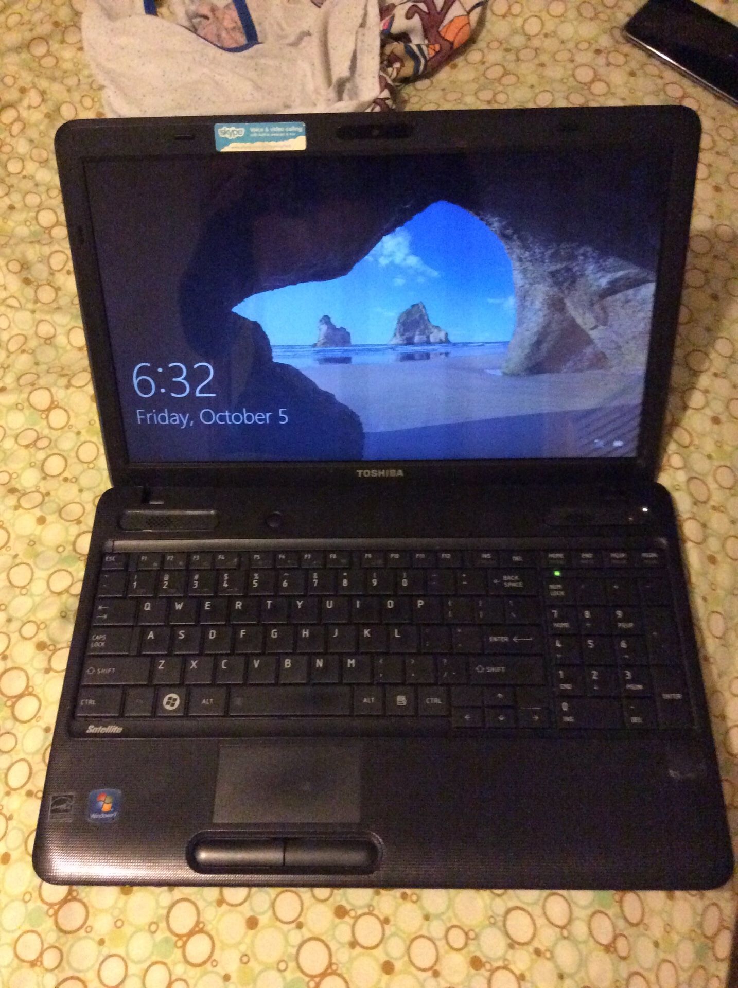 Toshiba 15” Laptop w/charger