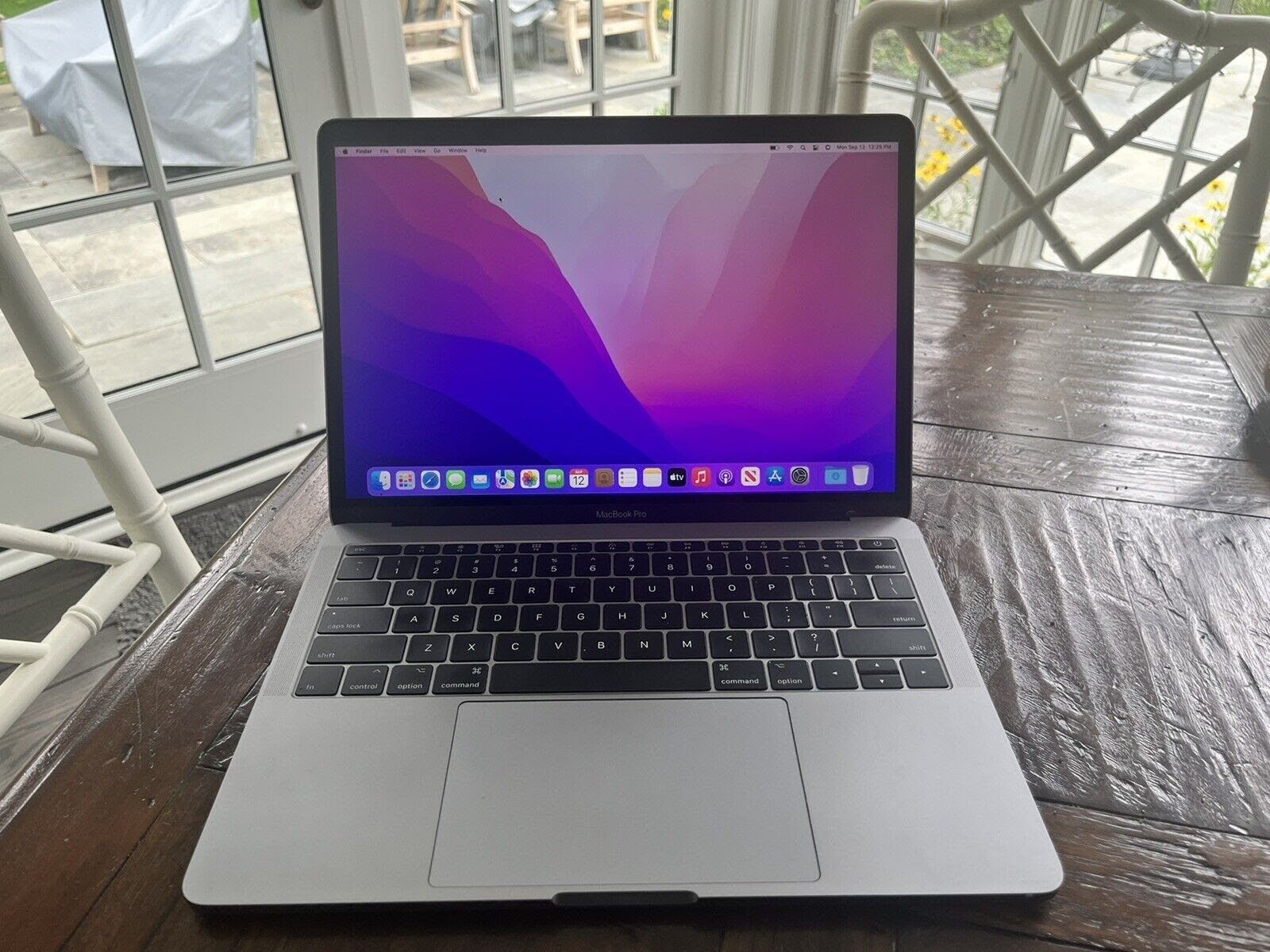 Apple MacBook Pro 13" 2017 128GB Intel Core i5 2.3Ghz 8GB ram