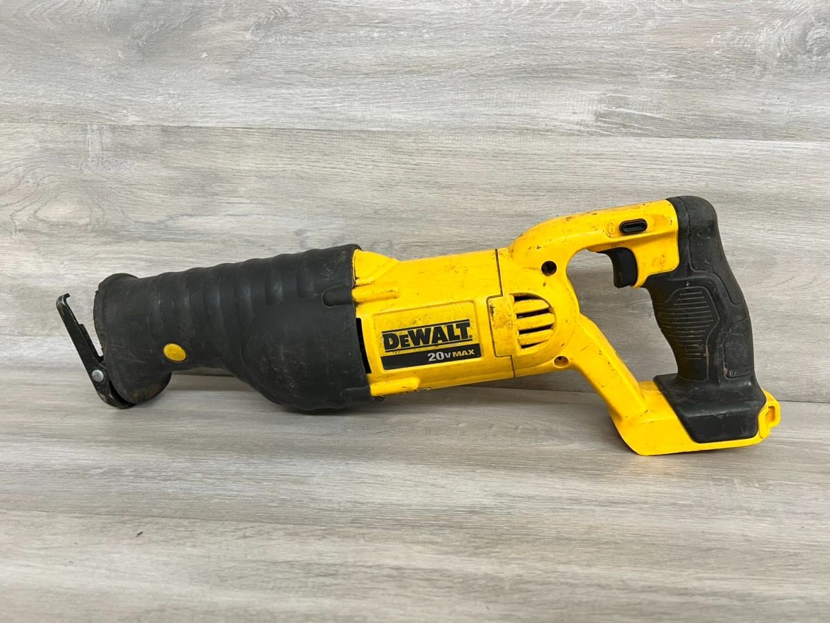 DEWALT DCS380 20V MAX Cordless Reciprocating Saw (Tool Only) (20V MAX CORDLESS RECIPROCATING SAW (TOOL ONLY) (PO1021582)