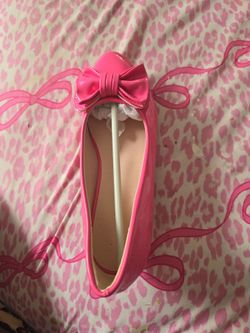 HOT PINK PLEATHER GIRL SHOES