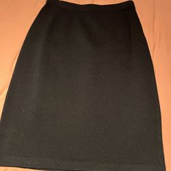 St. John Black knit pencil skirt size 6