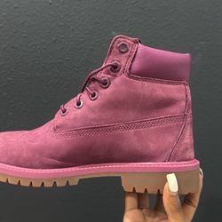 Magenta Timbs