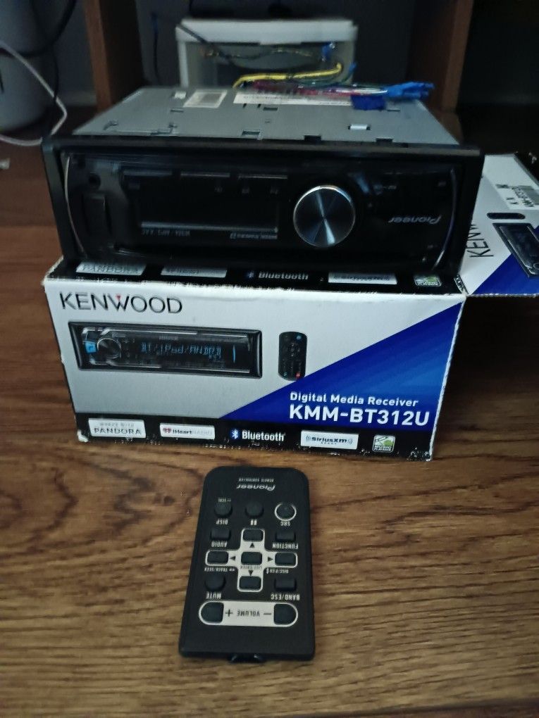 Kenwood Car STE R EO