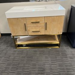 42” Bathroom Vanity In Wood Color 