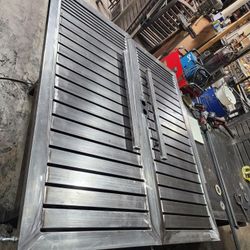 Side And Front Gates Modern