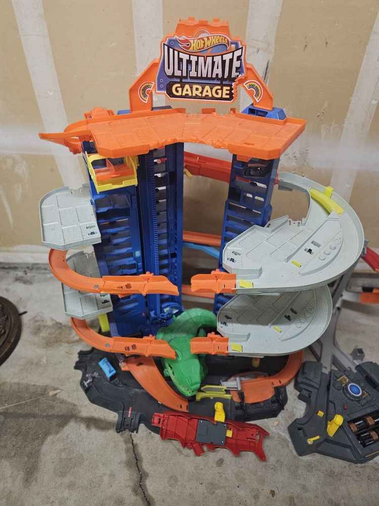 Hot Wheels Garage