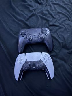 2 ps5 controllers