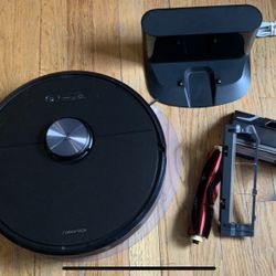 Roborock S6 with Dock And Charging Cable - Great Condition!