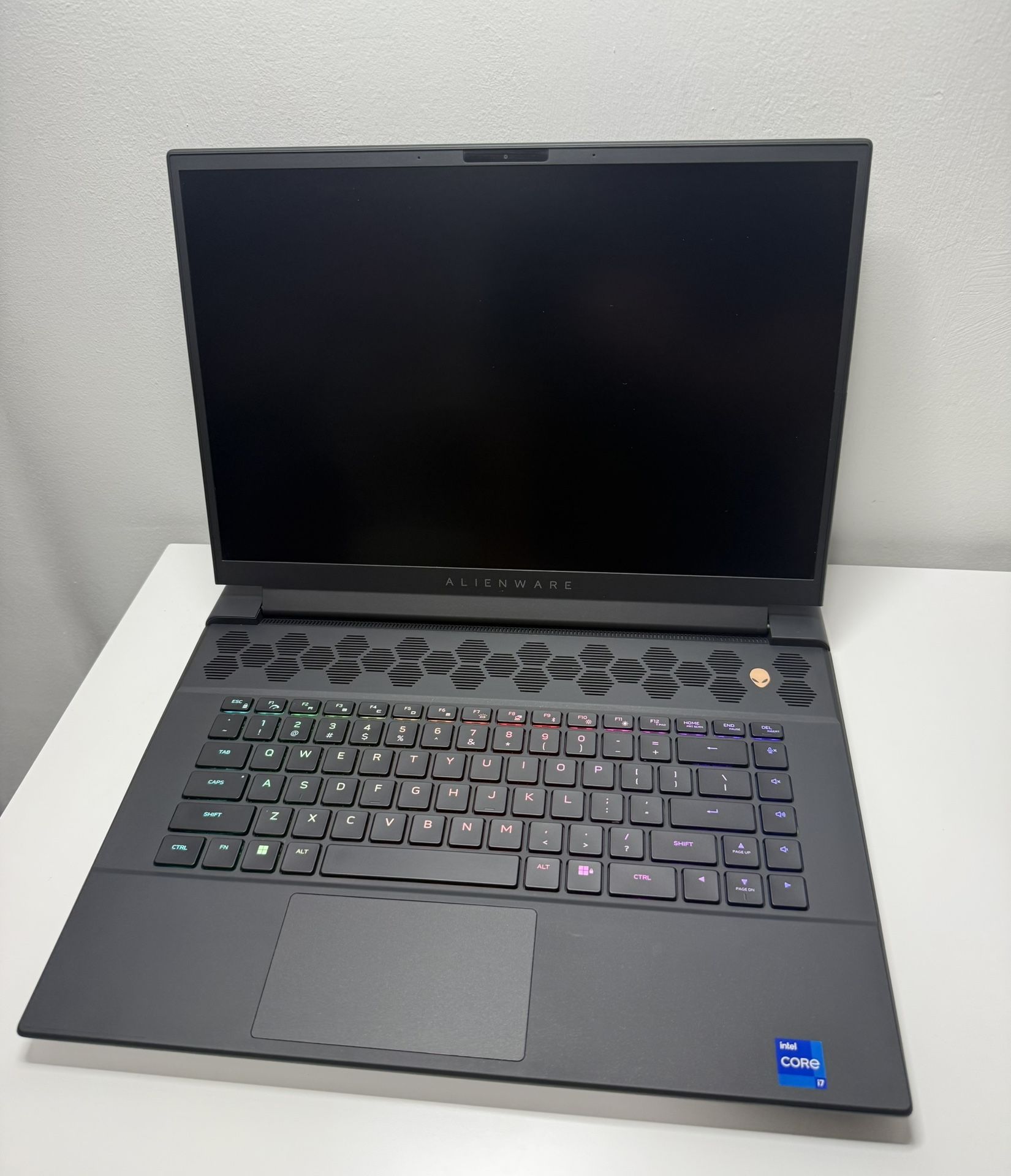 Alienware M16 R1 Core I7 13Th 16Gb 1Tb RTX 4070 8Gb 240hz