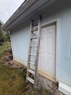 16’ aluminum ladder - very little use