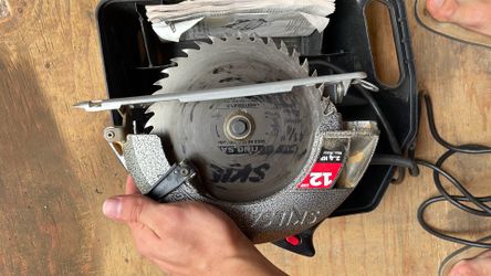 Skilsaw Legend 7-1/4" Corded Circular Saw (Model 5155) with Hard Case & Manual