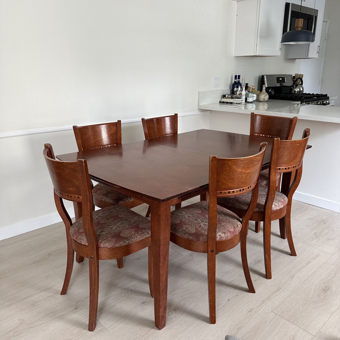 Real wood Dining Table & 6 Chairs 